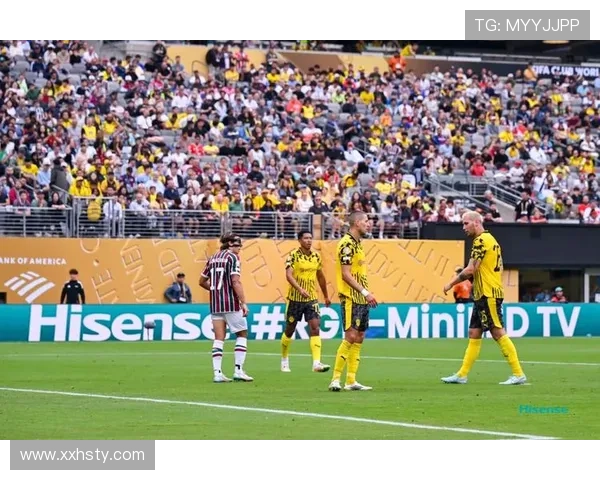 贝林厄姆父母看球无交流引猜测父亲疑似有外遇导致婚姻危机